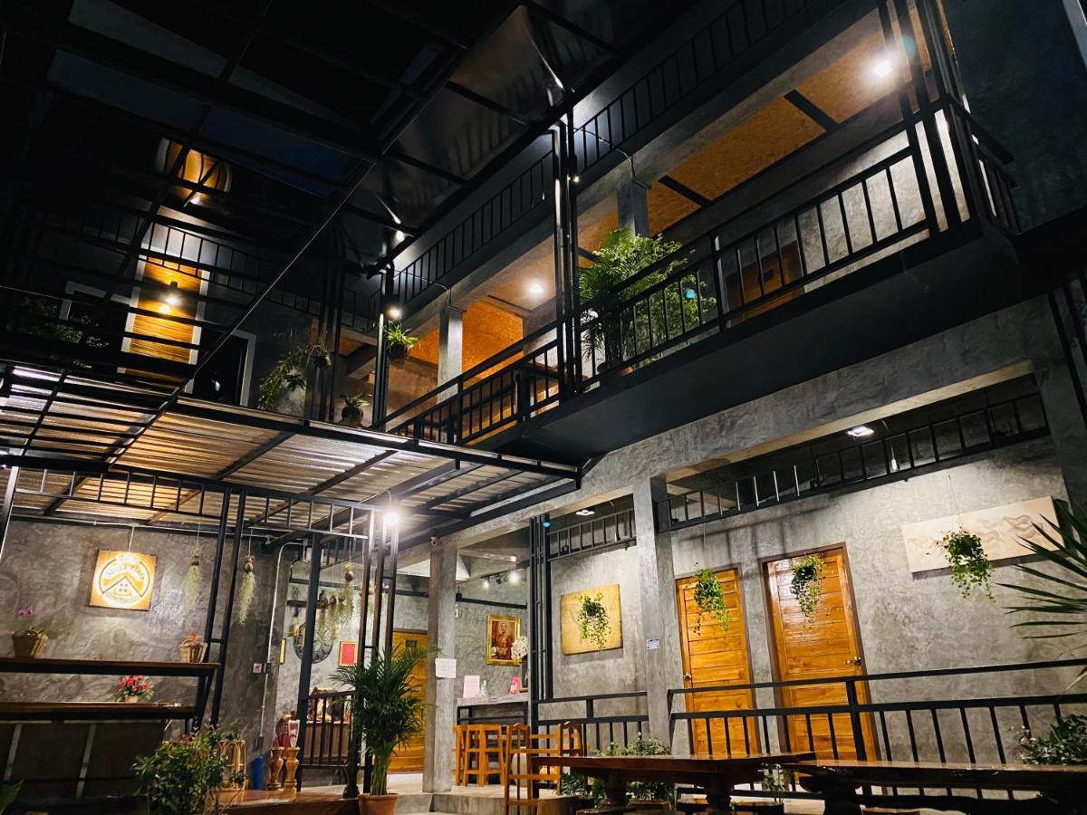 Nan Arena Place Bagian luar foto